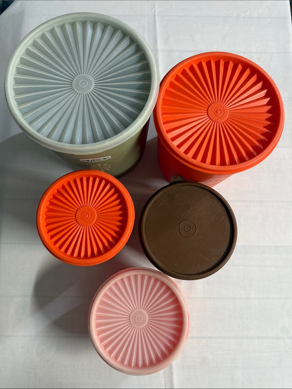 Vintage Tupperware Multi-Color Canisters - 5 Piece Mismatched Set - Picture 6 of 10